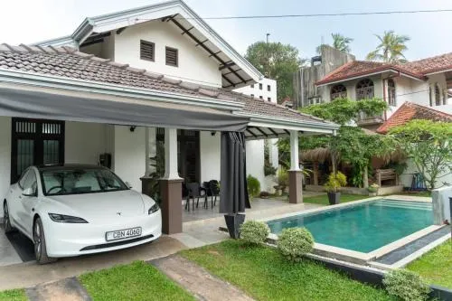 Villa Bee - Image 1