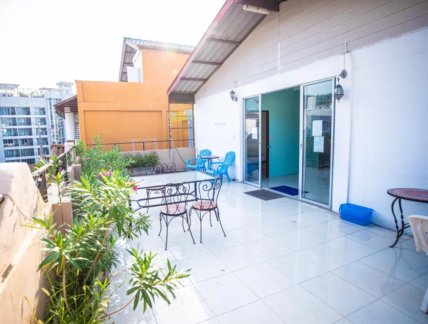 fish and summer house - Image 1