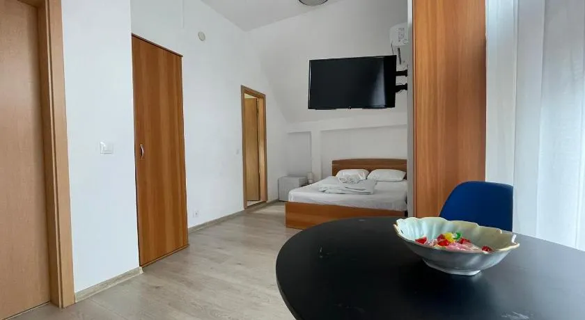 La Casa - Image 1