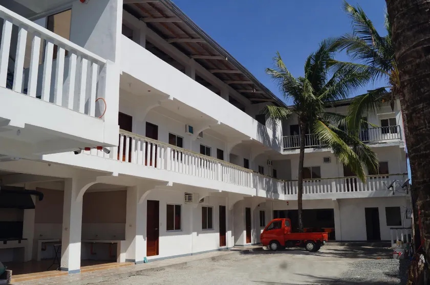 Hana-Natsu Resorts Beach & Hotel - Image 1