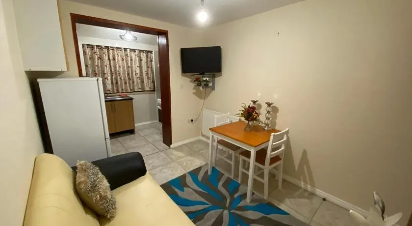 Guest House B&B - Image 1