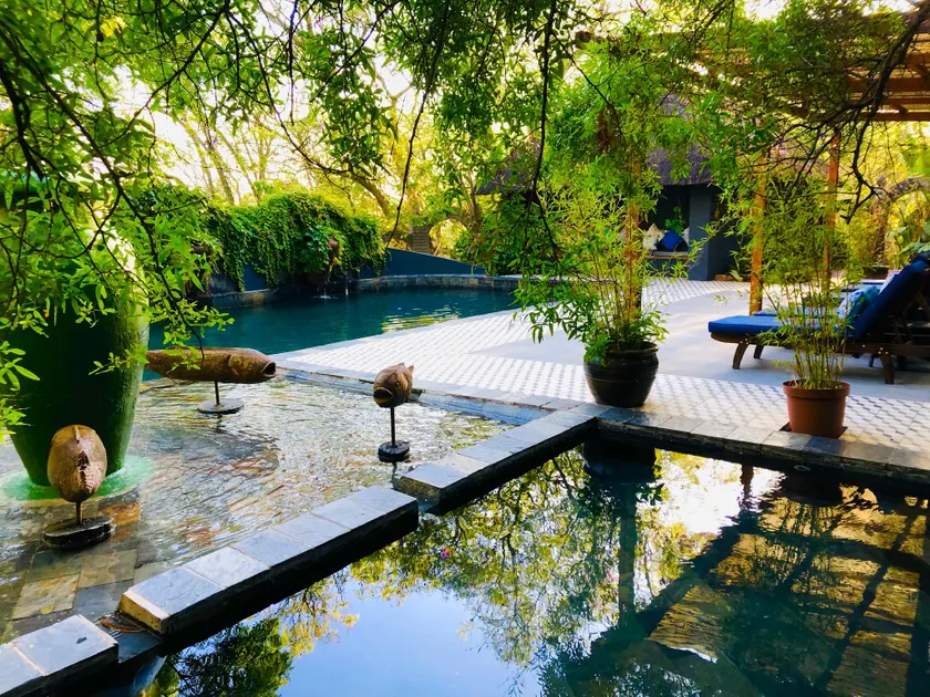 Shangri-La Country Hotel & Spa - Image 1