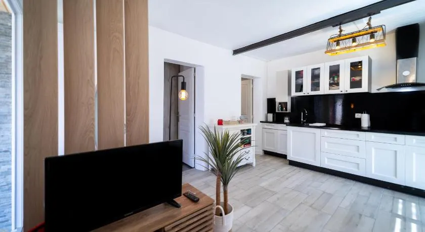 La Petite Parenthèse Jardin, Parking & Proche Gare - Image 1
