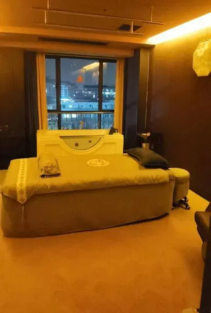 Taizhou Grand Hotel (Jiaxing South Lake Railway Station) - Image 1