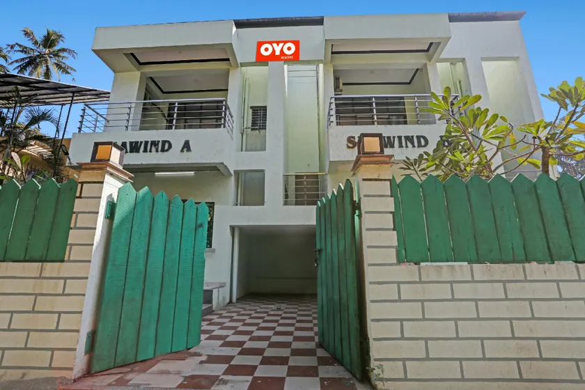 OYO Flagship Martin's Inn Guest House - Image 1