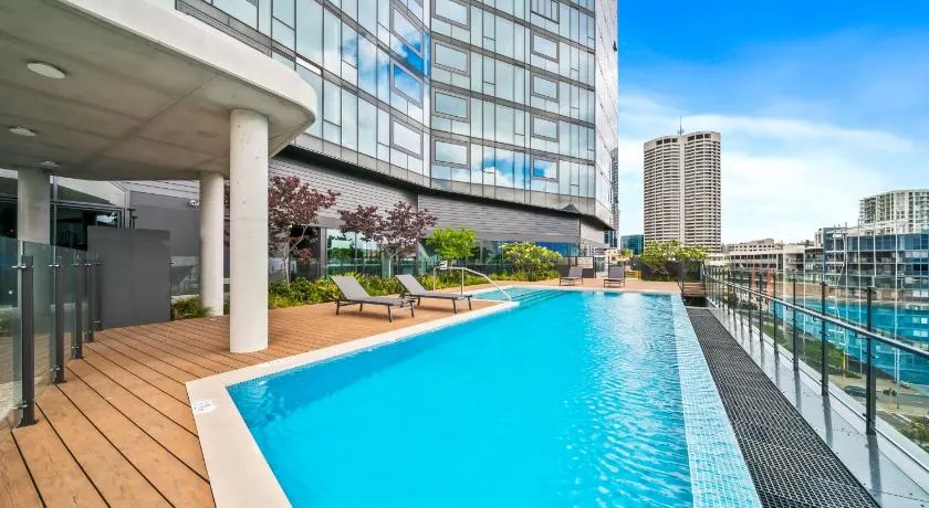 Aurora City Center Executive Apartment Perth CBD-Pool & Gym &Parking-Adjacent RAC - Image 1
