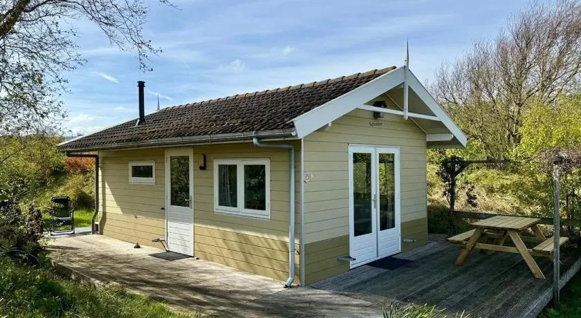 DuinHut with Hottub - Image 1