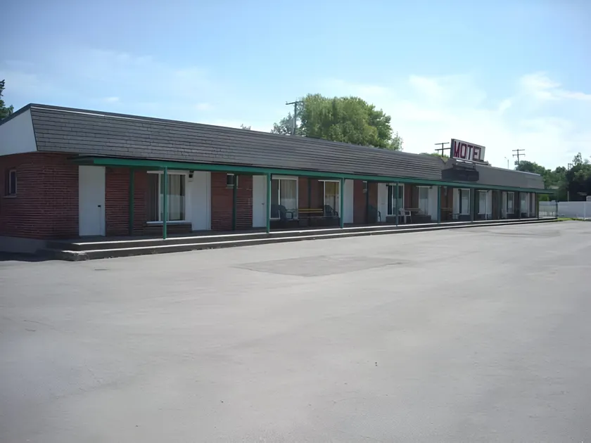 Motel Montreal - Image 1