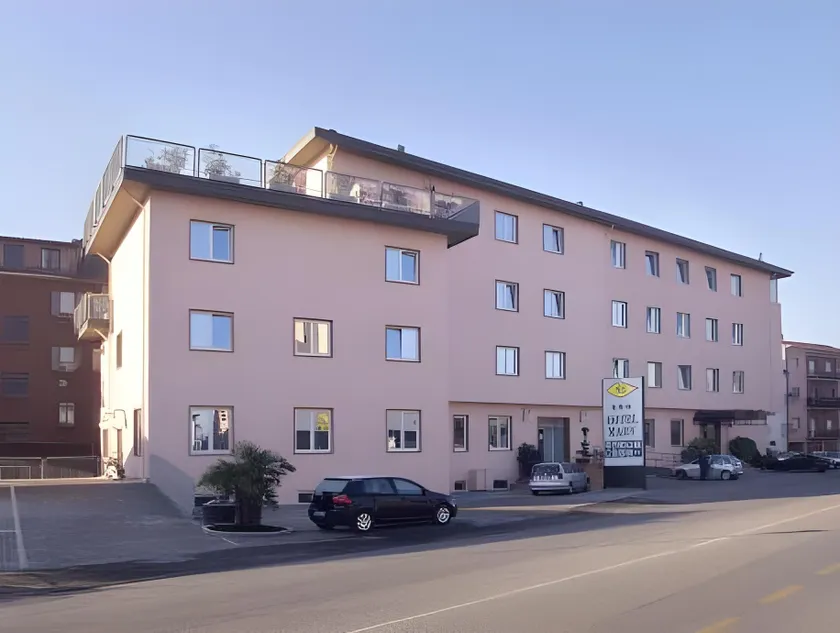 Hotel Mary - Image 1