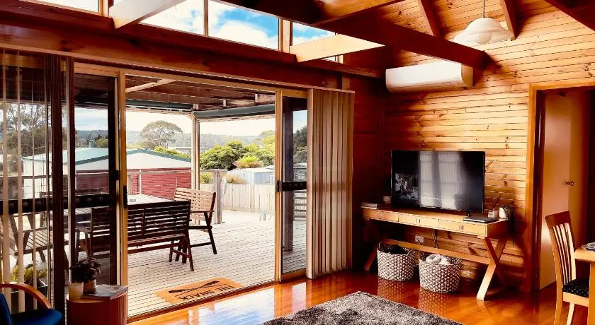 House with bay views - St Helens family escape - Image 1