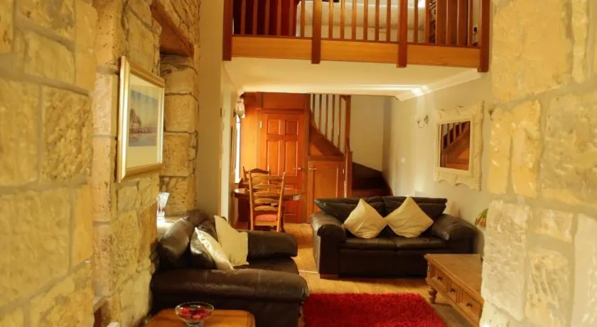 Smiddy Lodge - Image 1