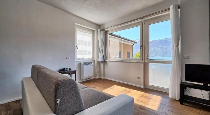 Marina Apartments - Image 1