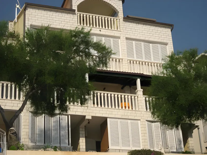 Superb Beachfront Luxury Seaview with Private Beach - Image 1