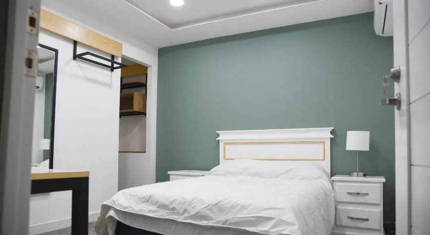 Casa moderna equipada como hotel Habitación 1 - Image 1