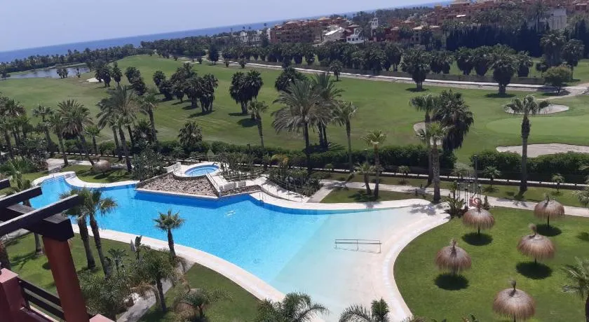 Appartement \"Playa Granada Golf\" avec vue sur la montagne, piscine partagée et Wi-Fi - Image 1