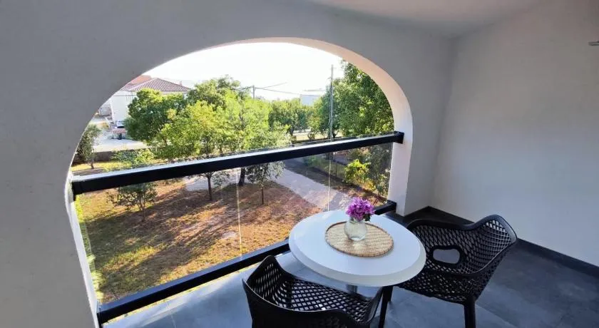 Apartmants Bura - Image 1