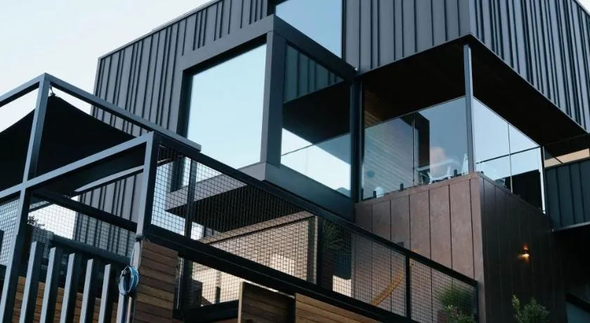 Luxe Hobart Villa - Boxwood - Image 1