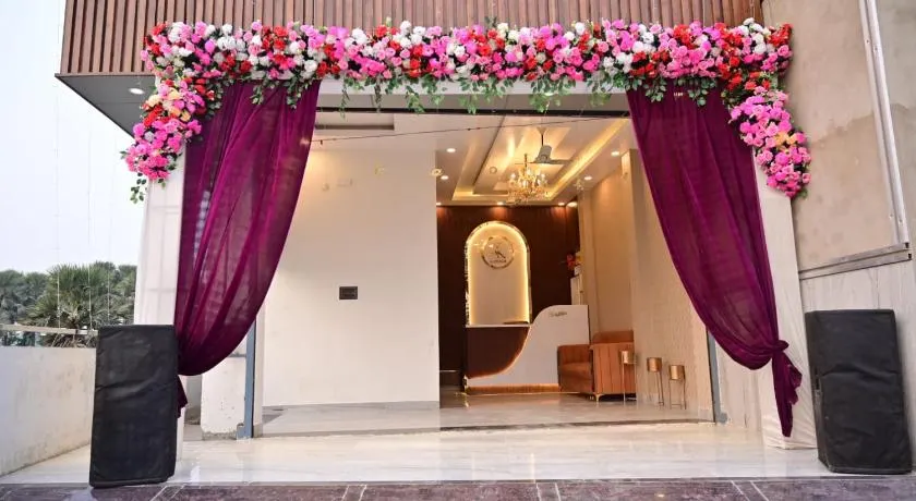 Hotel RK Royale - Image 1