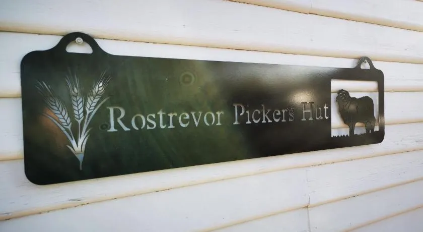 Rostrevor Pickers Cottage - Image 1