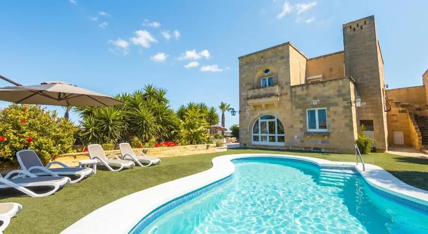 Nirvana Gozitan Villa & Pool - Happy Rentals - Image 1