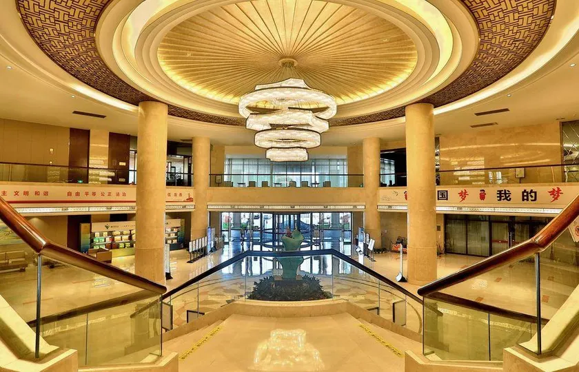 Oriental Hotel - Image 1
