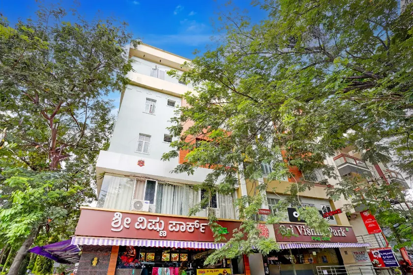 Hotel O SGR Palace - Image 1