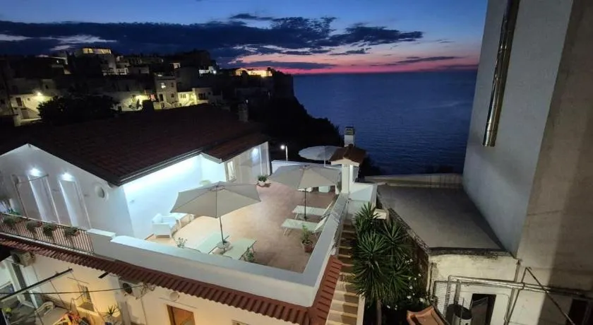 Blumarine Suite - Image 1