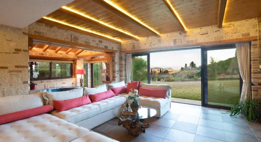 Villa Madera - Image 1