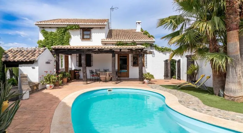 Encantadora casa con piscina privada y chimenea - Image 1