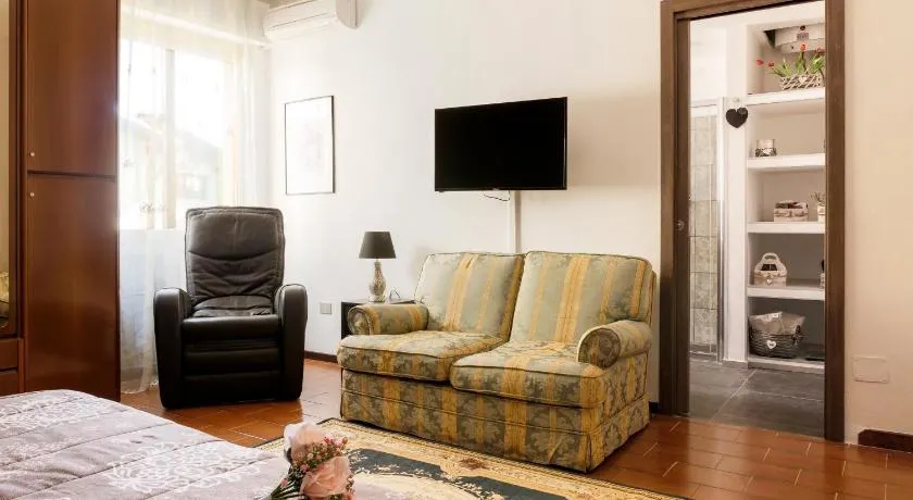 B&B Laura - Image 1