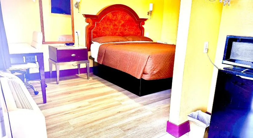 A Fisher's Inn Motel - Image 1