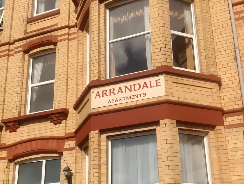 Arrandale Apartments - Image 1