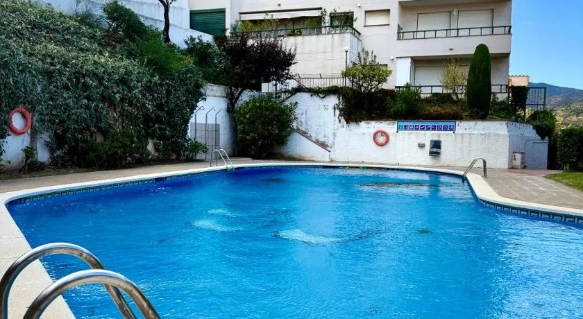 Apartamento 1 con Piscina en Llança - Image 1