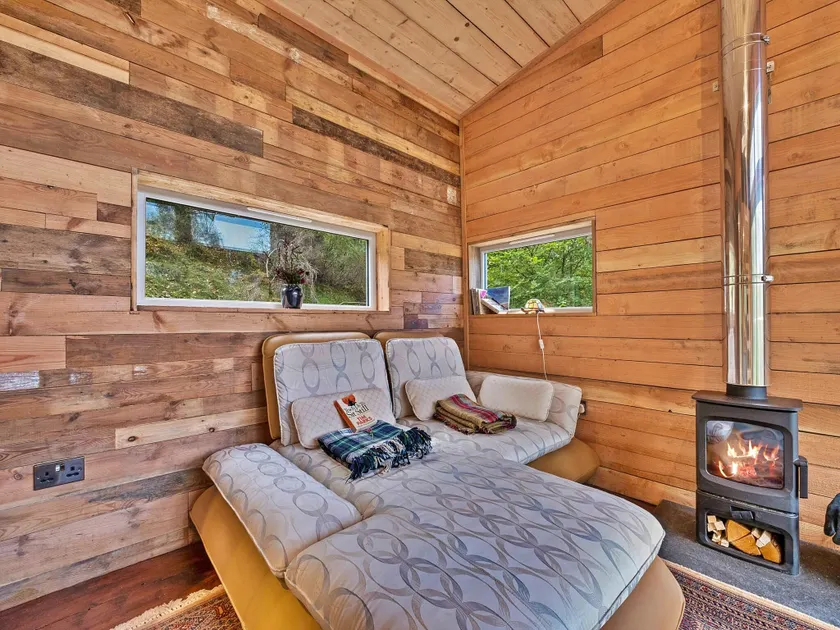 Chalet in Highlands near Loch Ness - Image 1