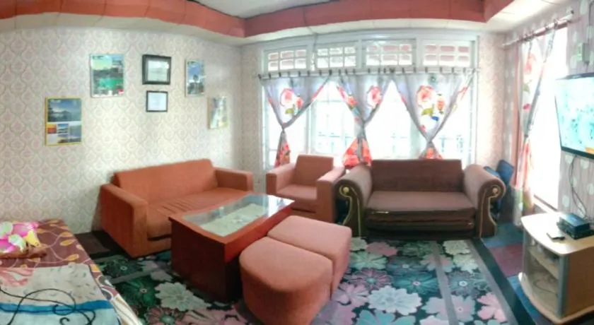 Homestay HUMAIRA DIENG villa full house 3 kamar,6 bed,dapur,ruang tamu,balkon,parkir,wifi - Image 1