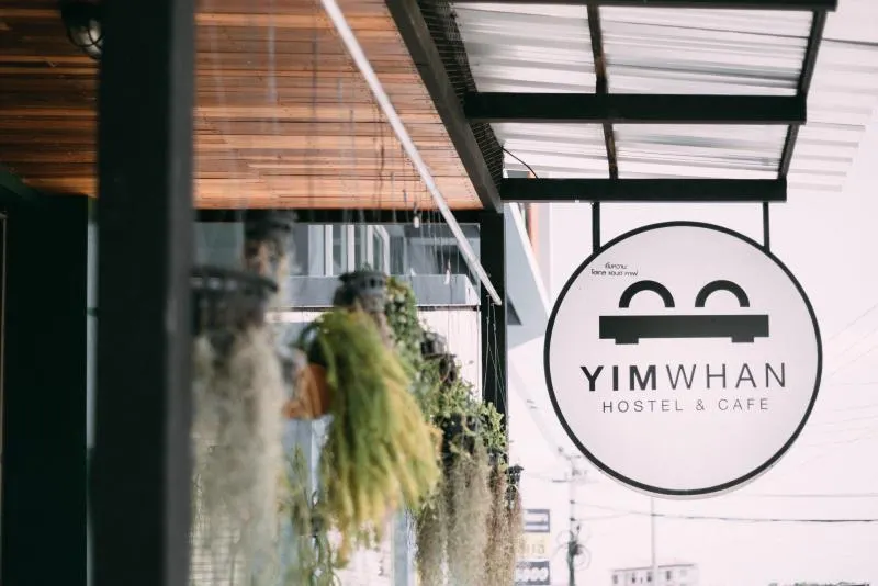Yimwhan Hostel & Cafe Ayutthaya - Image 1