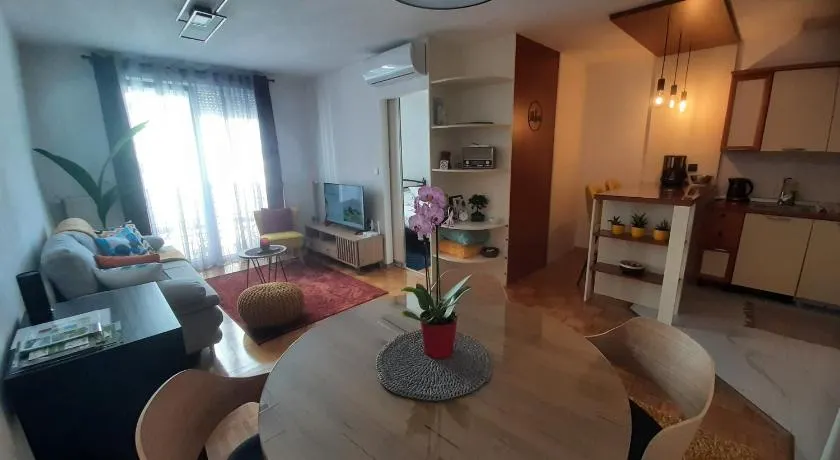 Apartment Relax with infrared Sunshower - Image 1