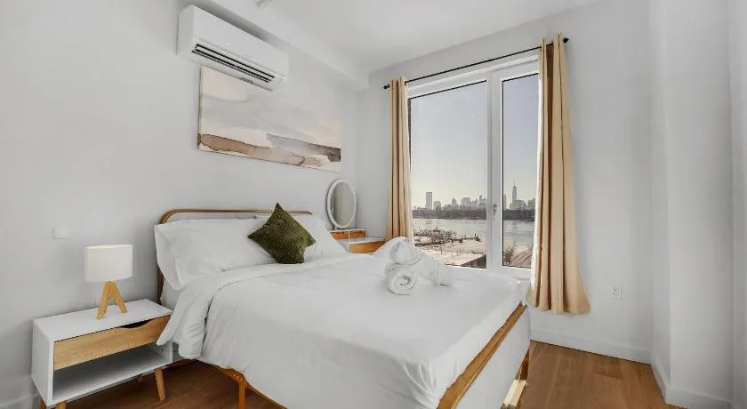 Stylish Brooklyn Retreat - Steps to G Train - Image 1
