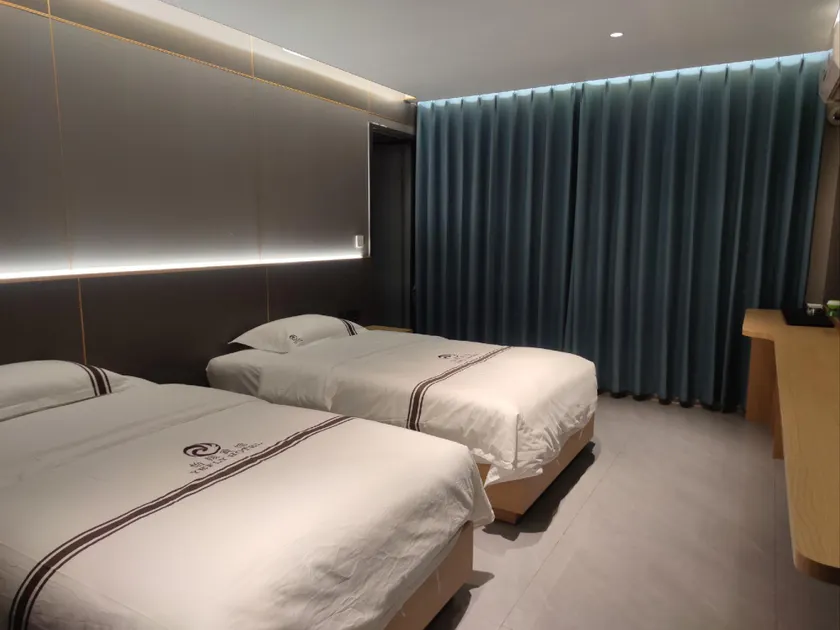 Yixiang Hotel - Image 1