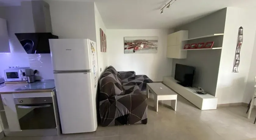 Apartamento a estrenar en primera línea de Playa - Image 1