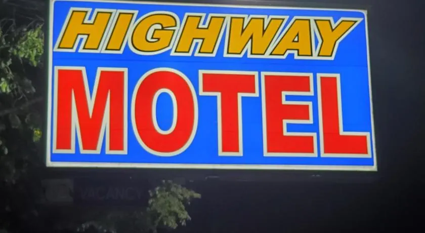 Highway Motel - Image 1