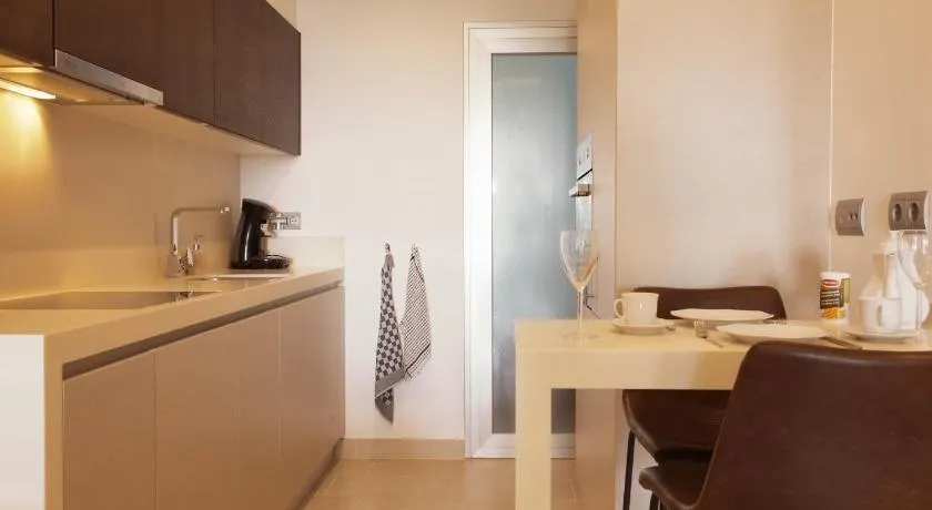 Snug apartment with garden - Image 1