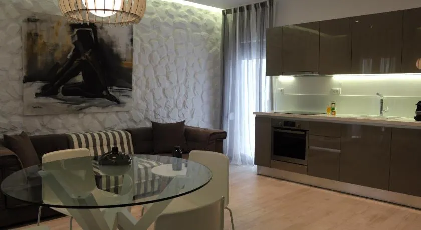 Elegant Apartments - Image 1