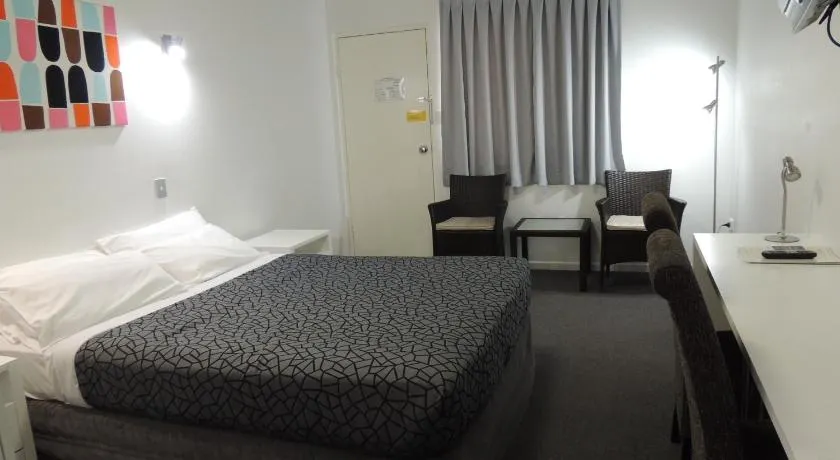 Park View Motel - Image 1