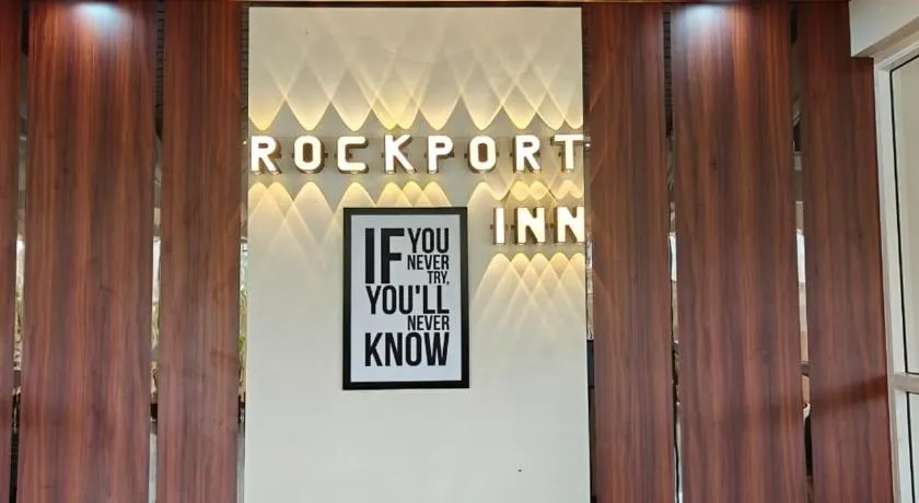 Hotel Rock Port Inn - Image 1