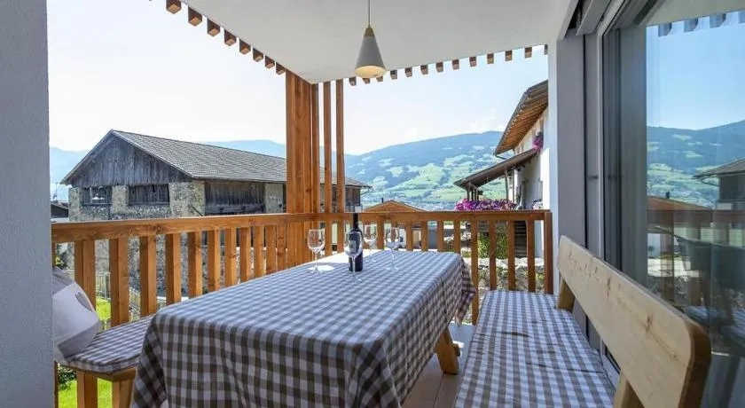 Ferienwohnung \"Gass A\" mit Bergblick, Privater Terrasse und WLAN - Image 1