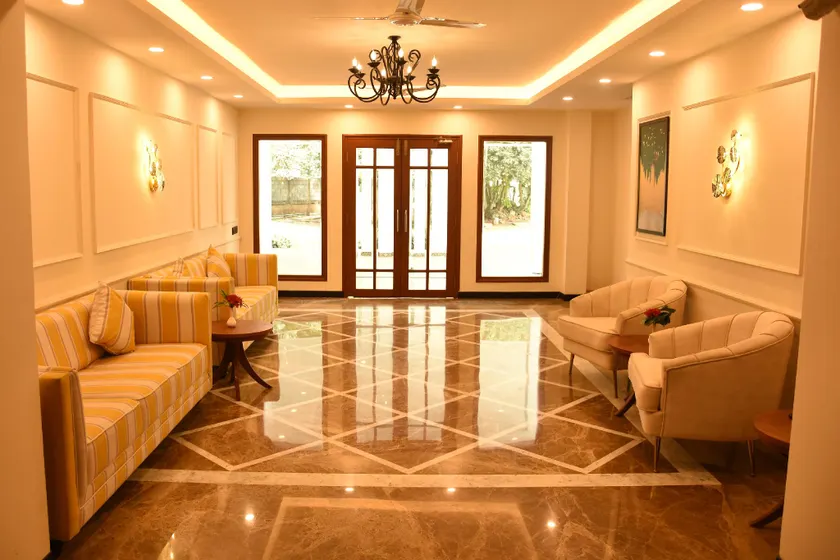 Poppys Vista Hotel - Image 1