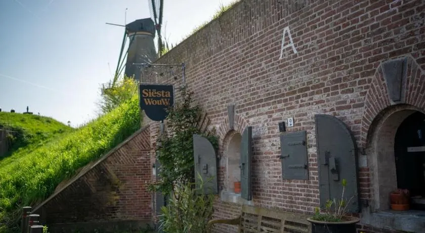 Siësta WouW - Image 1