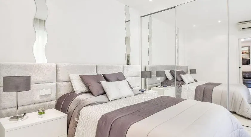 Charmigt renoverat 1BR Apart. In Heart Of Monaco - Image 1