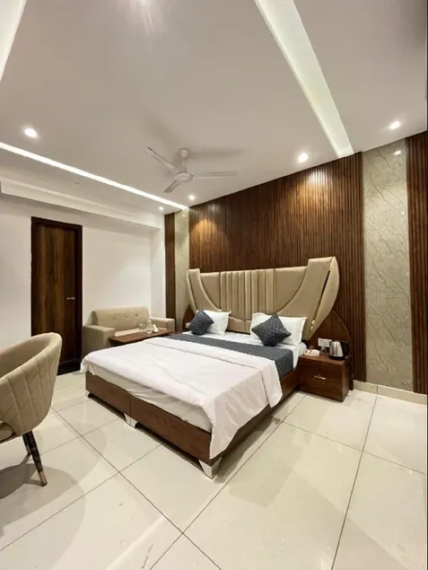 Hotel platinum inn - Image 1